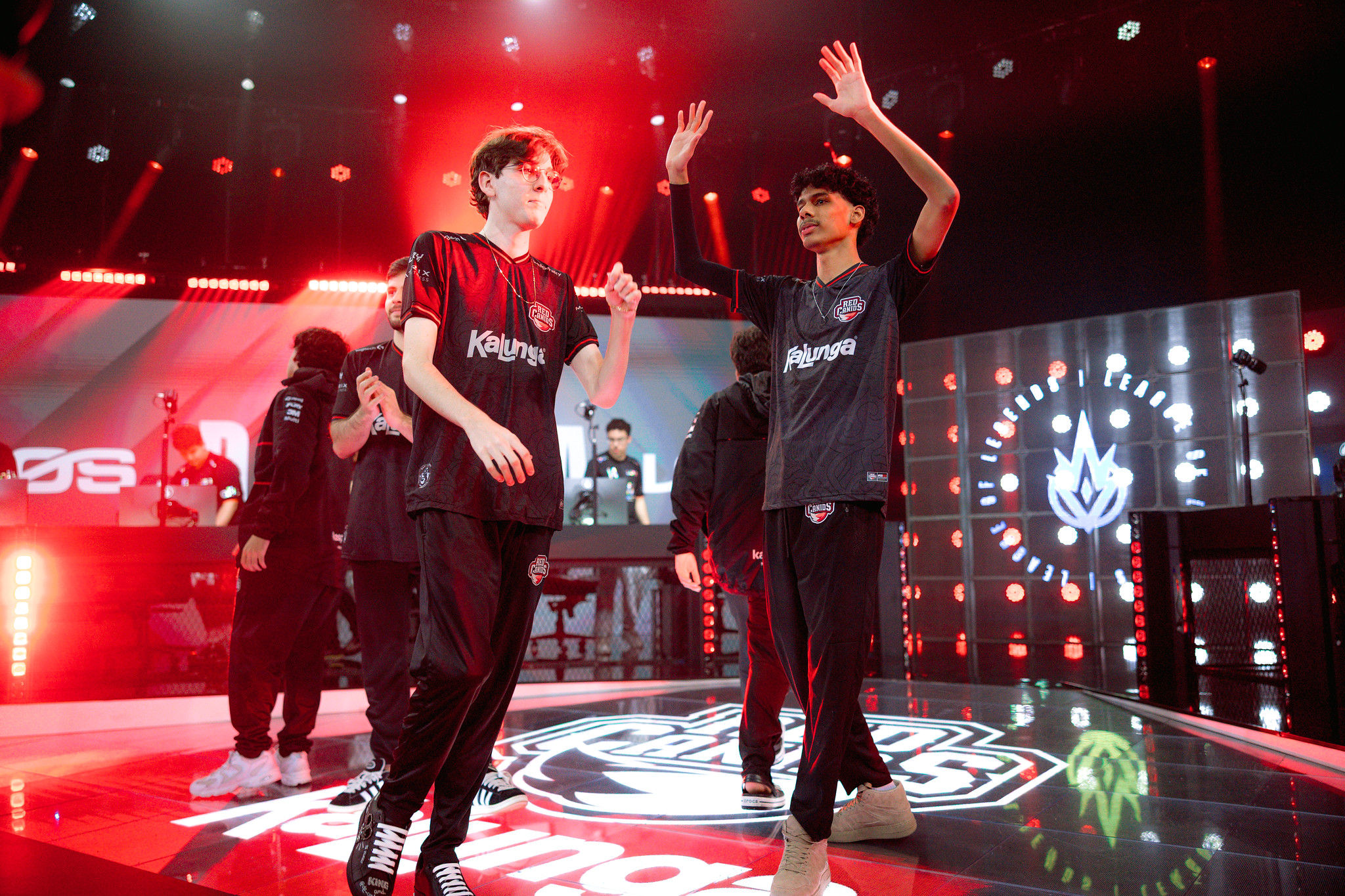 Invicta! RED Canids domina LOS e amplia vantagem no topo do CBLOL